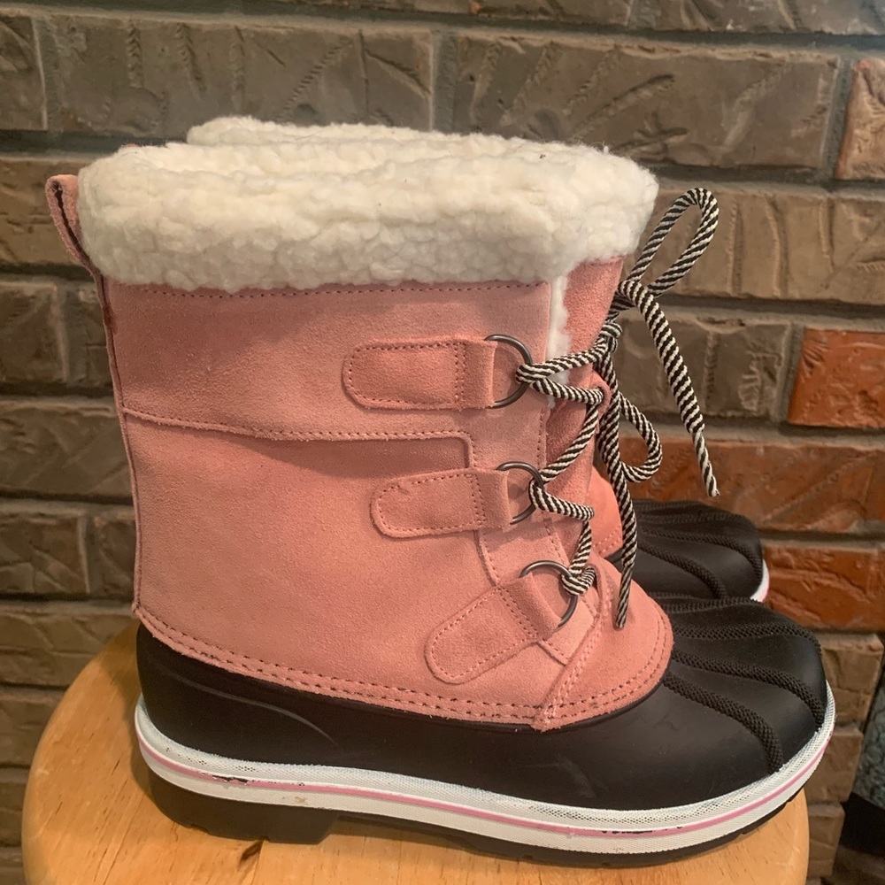 Cat and Jack Pink/ Black/ White Leather/ Rubber Girl’s Lace Up Boots Size 3